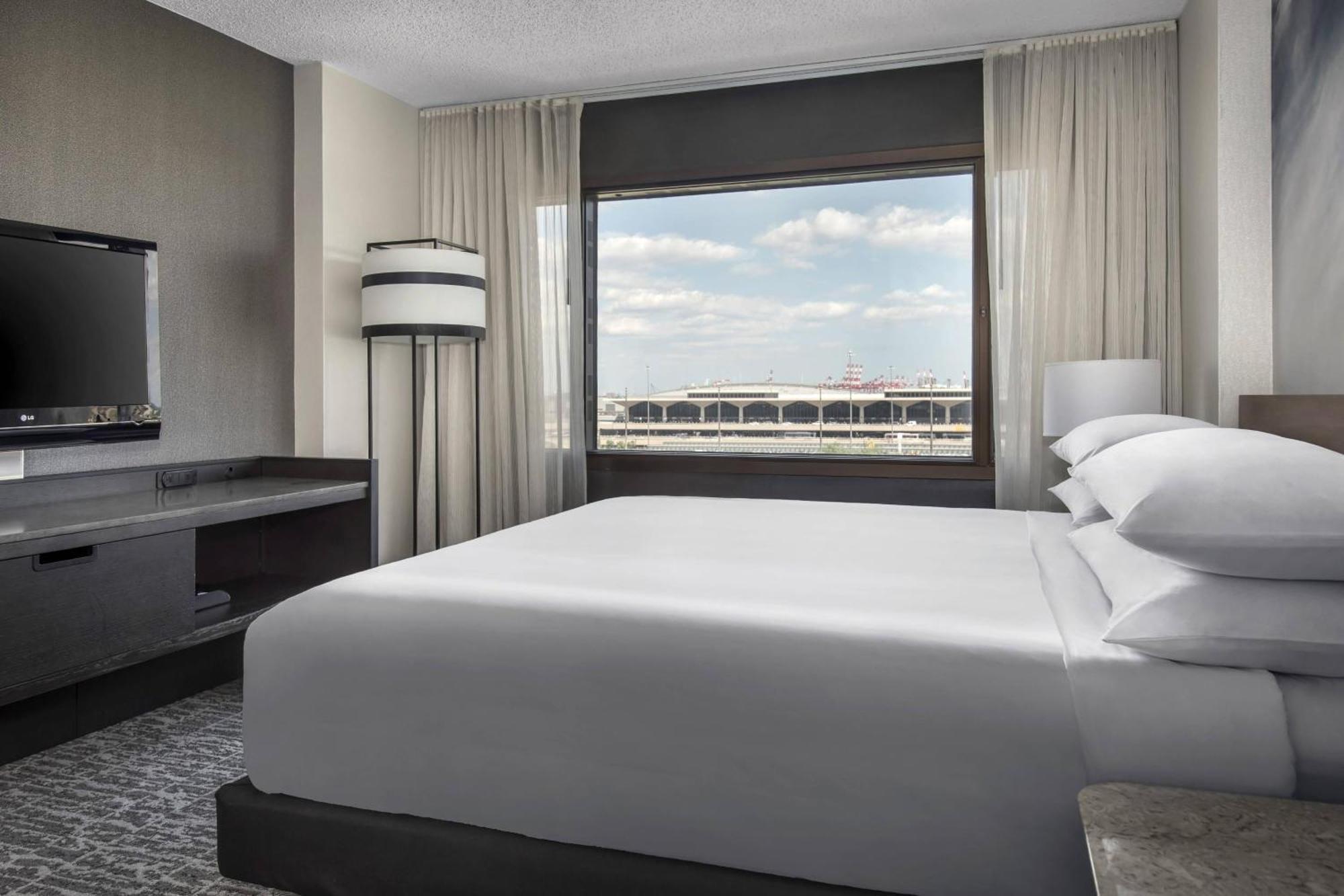 King Room Airport View,1589565745:JPEG